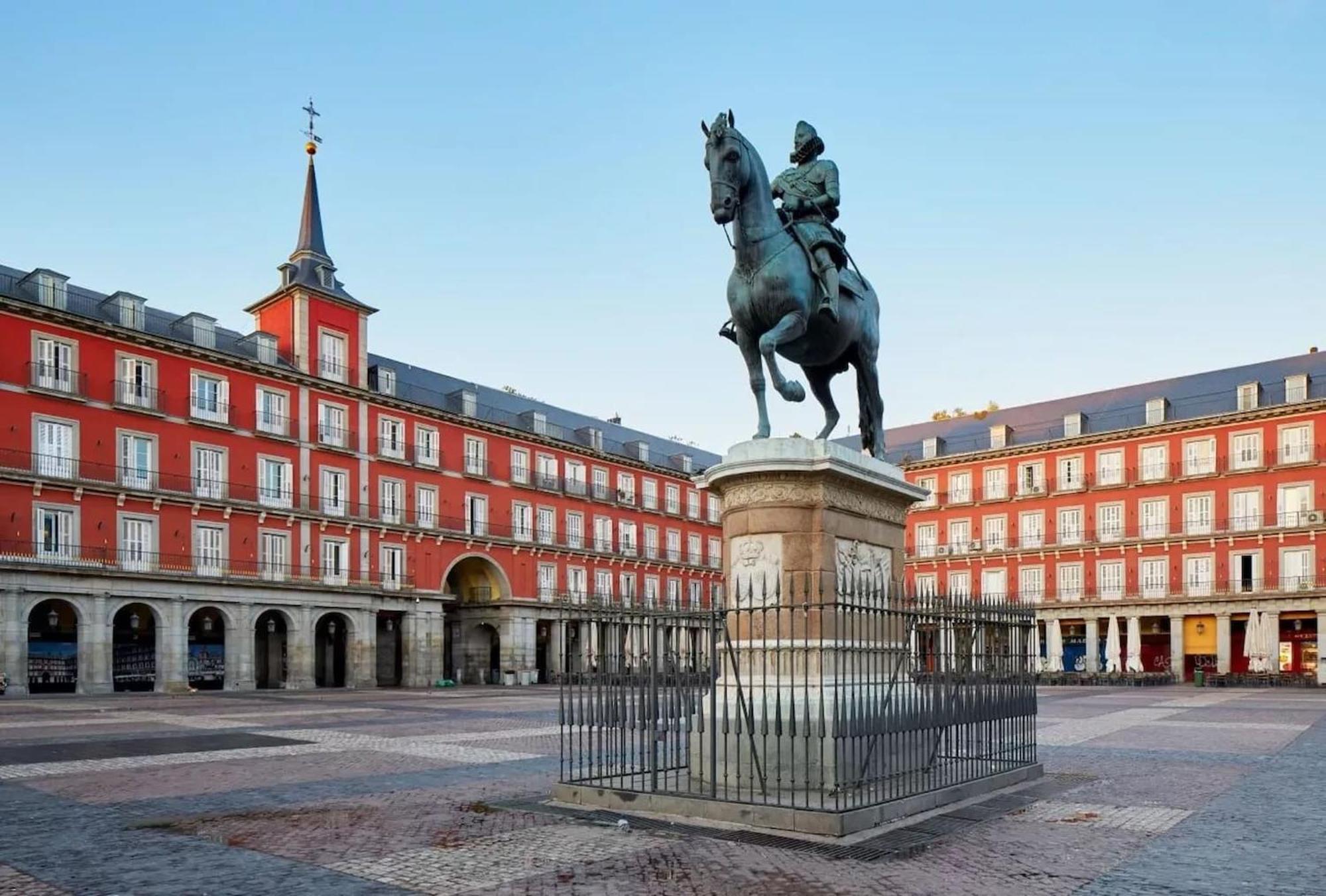 Apartamentos Day Madrid Luna Centro Gran Via Sol Malasana Екстериор снимка